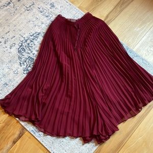 ZARA pleated burgundy culottes